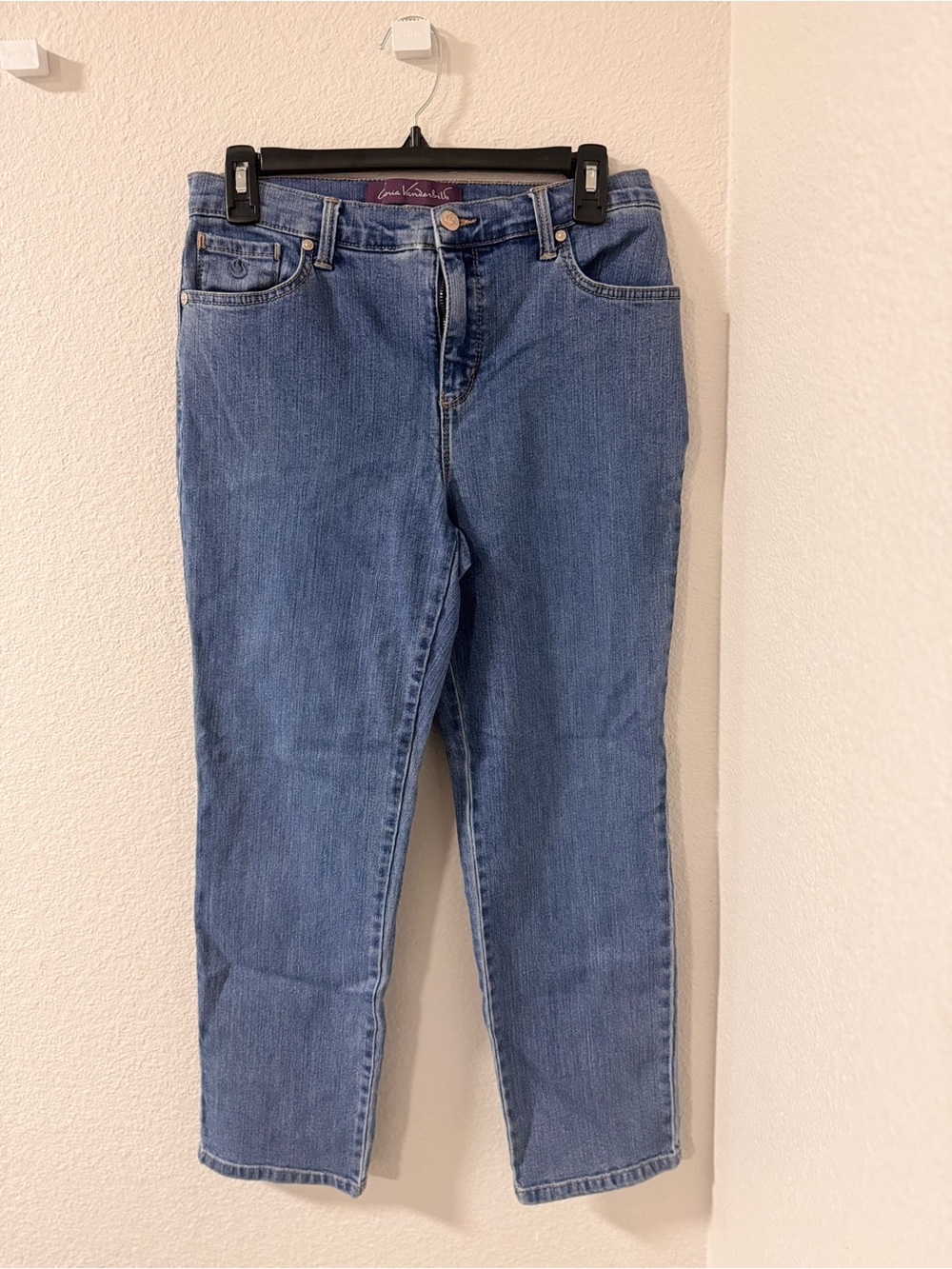 Gloria Vanderbilt Straight-Leg Jeans in Medium Blue
